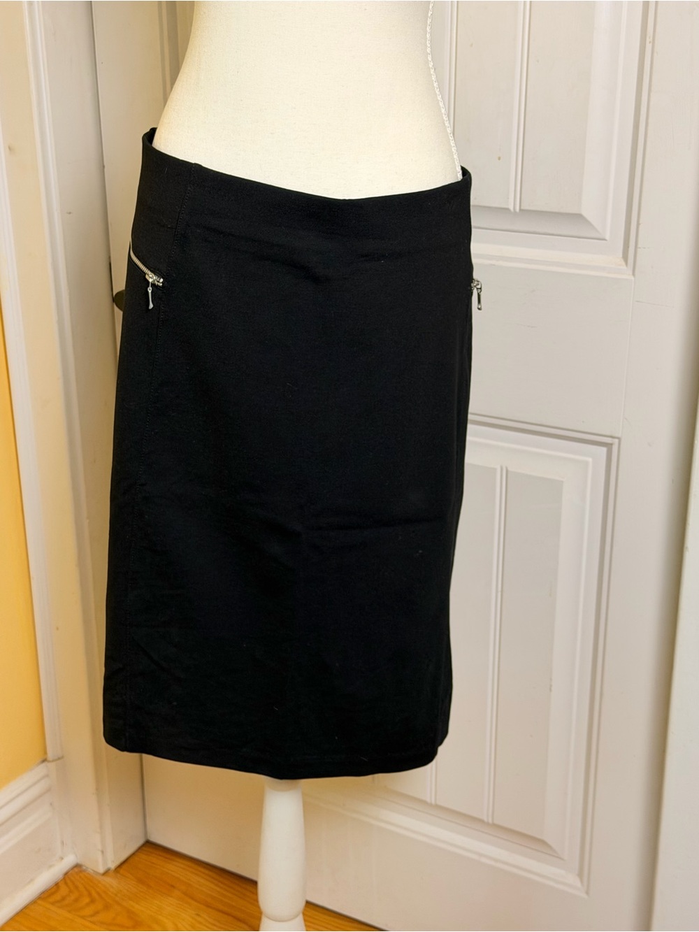 Roz & Ali Black Pencil Skirt with Zip-Pocket Accents